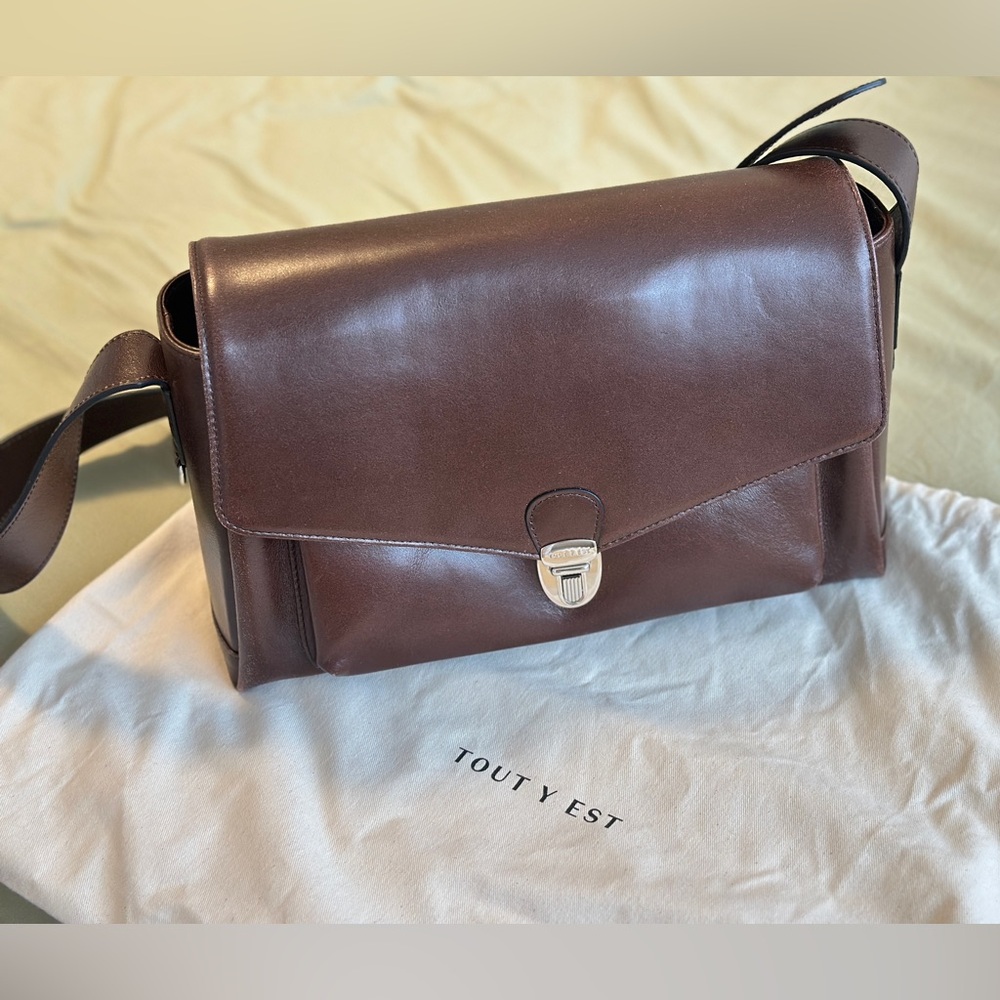 TOUT Y EST VOLET bag